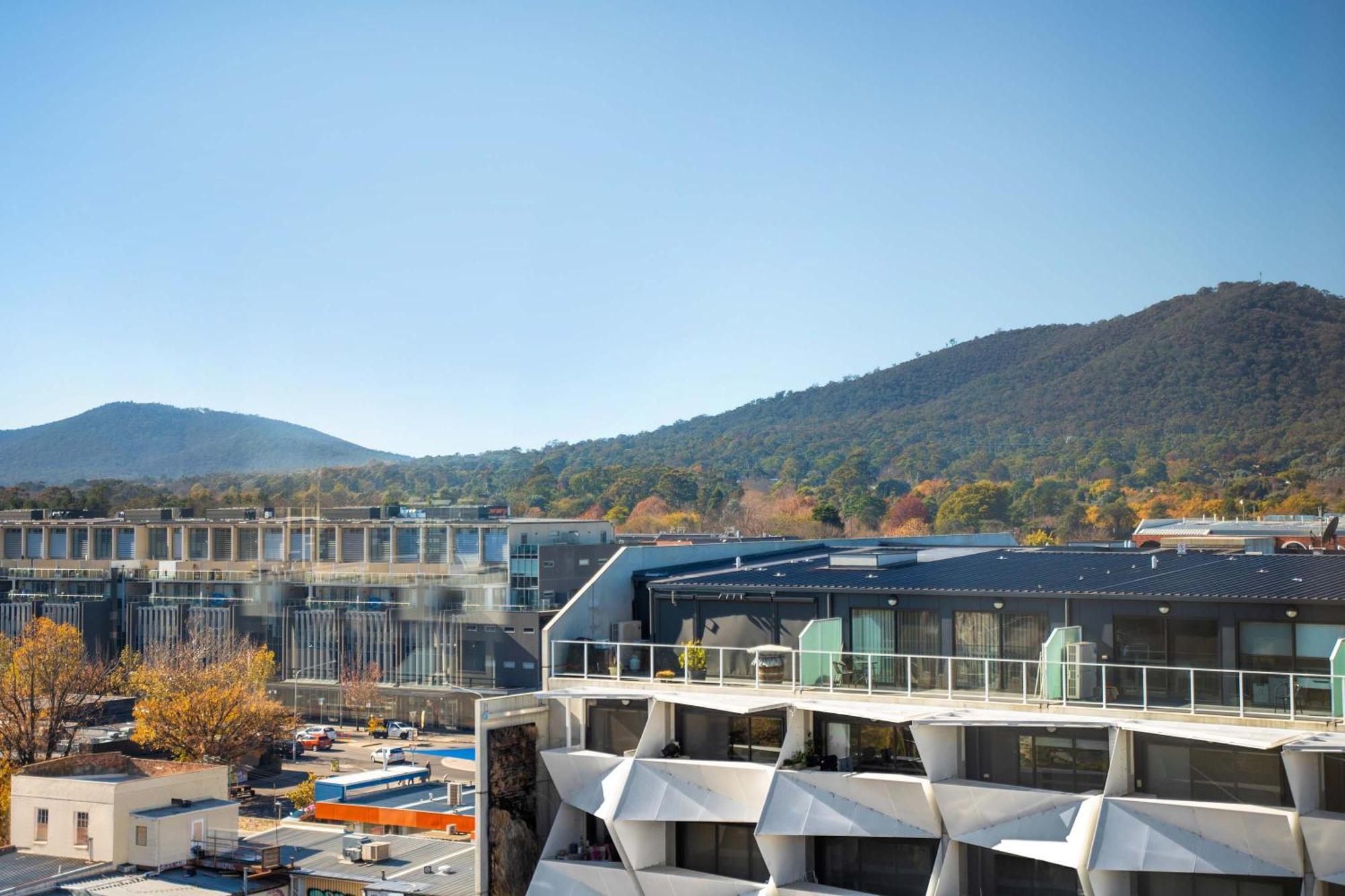 Mantra On Northbourne Aparthotel Canberra Exterior photo